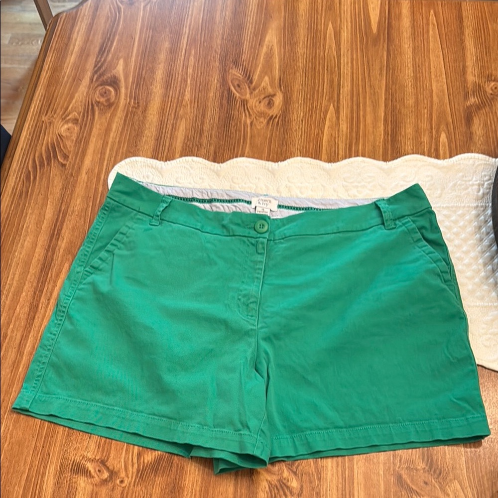 Crown & Ivy Vibrant Green Women's Bermudas